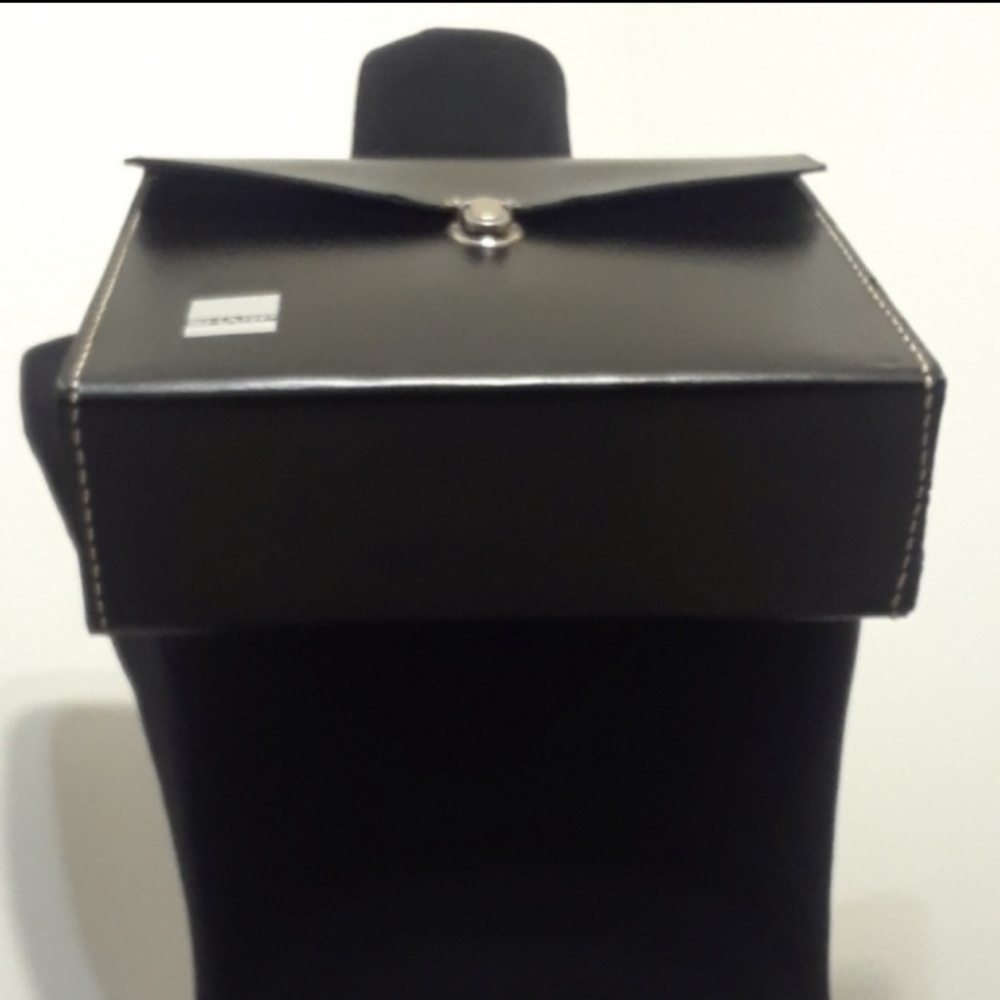 Sharp Binocular Crossbody Case - image 6